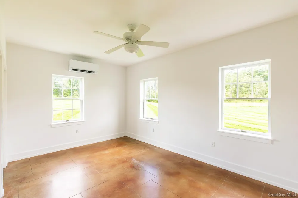 30 Loosestrife Lane Kerhonkson, NY 12446