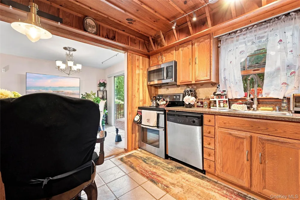 124 E Woodside Avenue Patchogue, NY 11772