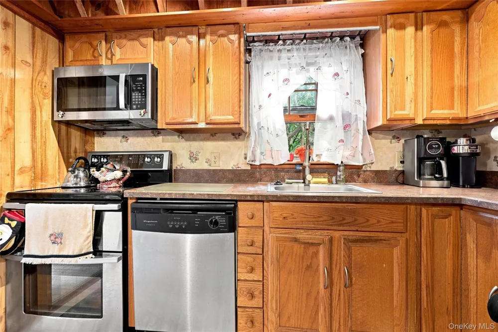124 E Woodside Avenue Patchogue, NY 11772
