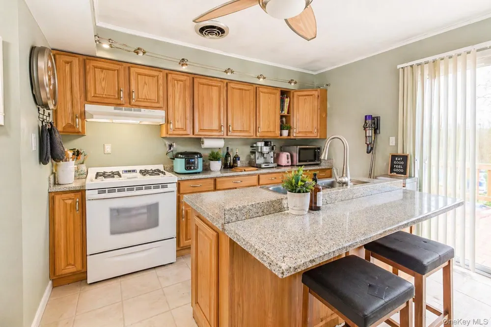 11 Seaford Road Mastic Beach, NY 11951