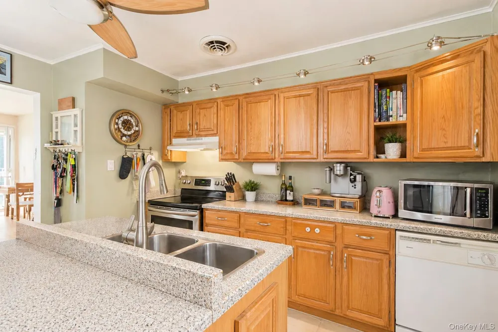 11 Seaford Road Mastic Beach, NY 11951