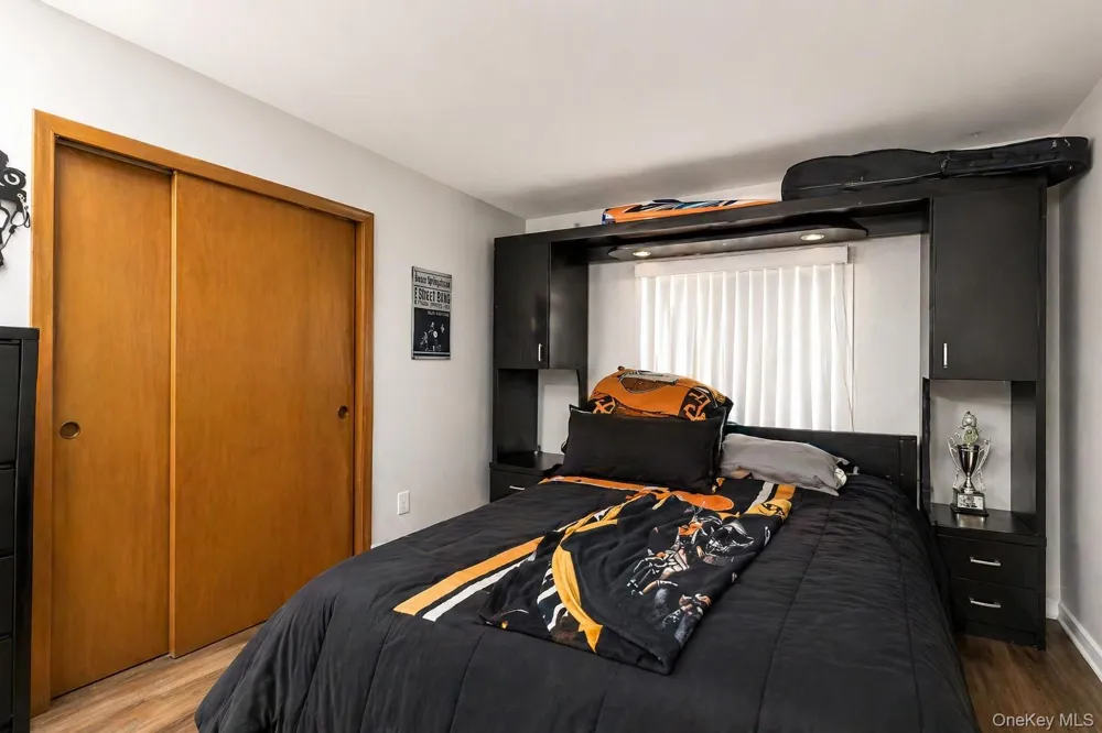 11 Seaford Road Mastic Beach, NY 11951