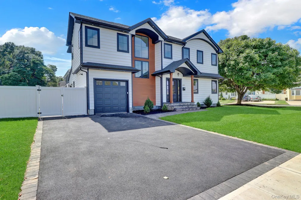 1370 Noel Court Merrick, NY 11566