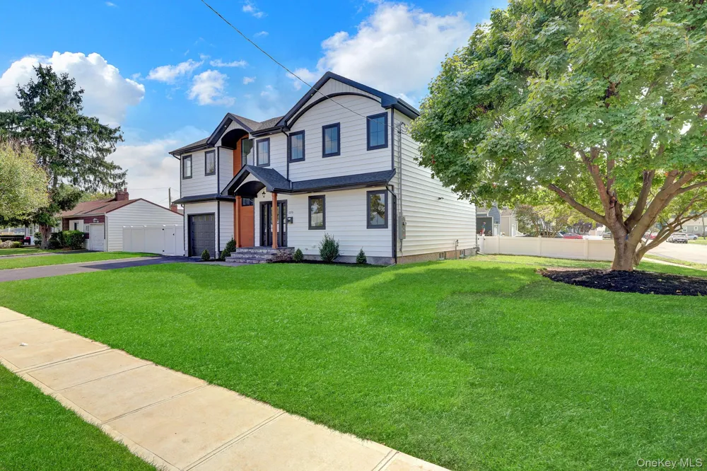 1370 Noel Court Merrick, NY 11566