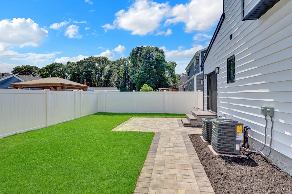 1370 Noel Court Merrick, NY 11566