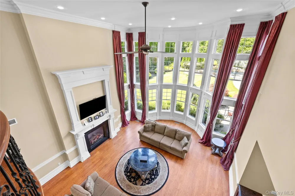 10 Meadow Glen Road Fort Salonga, NY 11768