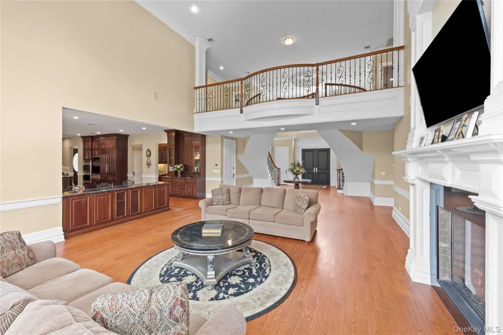 10 Meadow Glen Road Fort Salonga, NY 11768
