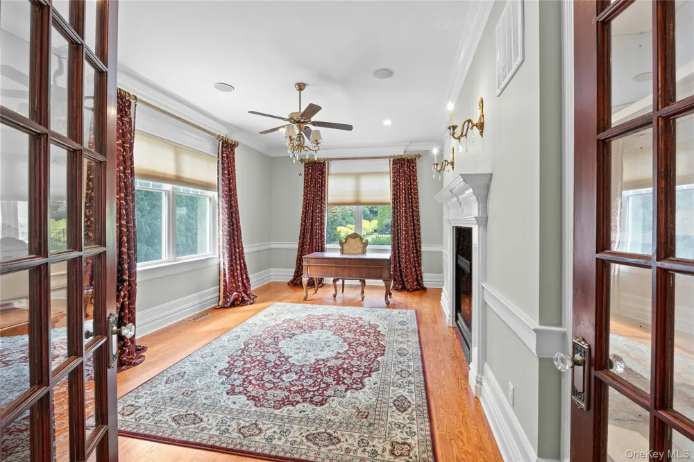 10 Meadow Glen Road Fort Salonga, NY 11768