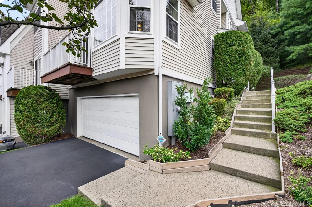 28 Crystal Hill Drive Pomona, NY 10970
