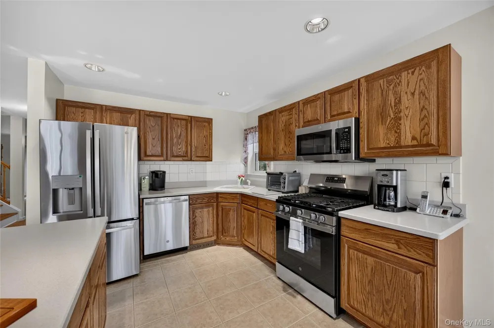 28 Crystal Hill Drive Pomona, NY 10970