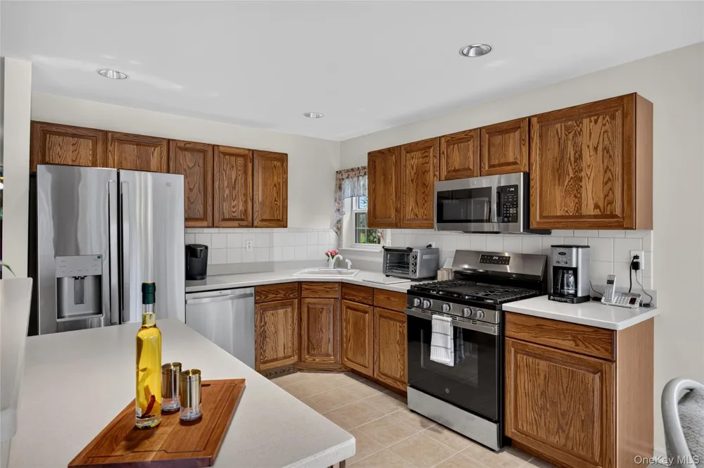 28 Crystal Hill Drive Pomona, NY 10970