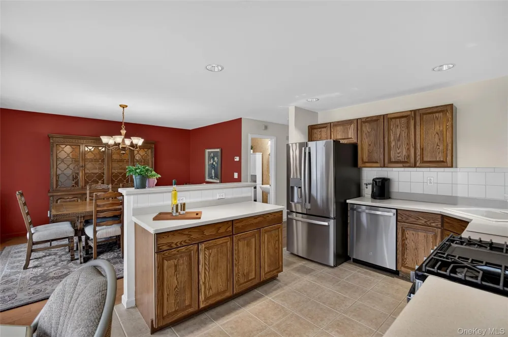 28 Crystal Hill Drive Pomona, NY 10970