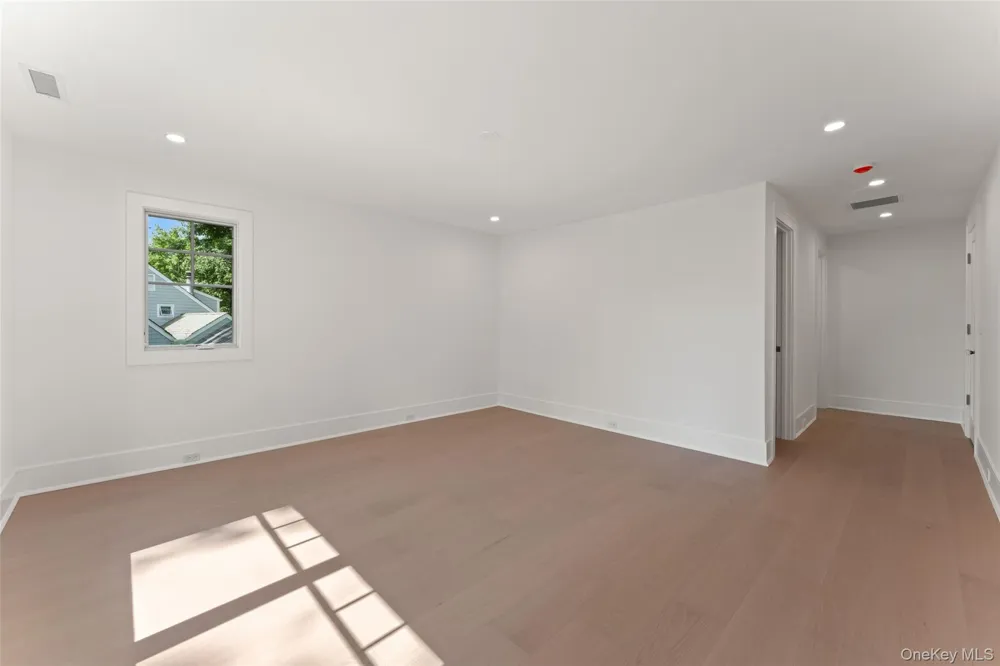 65 Fox Meadow Road Scarsdale, NY 10583