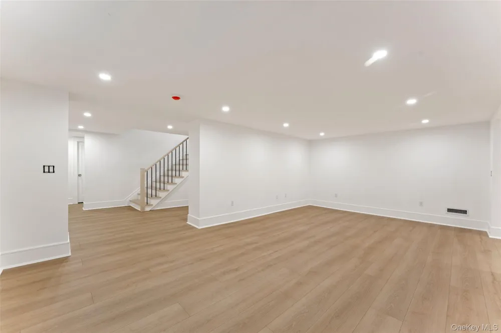 65 Fox Meadow Road Scarsdale, NY 10583