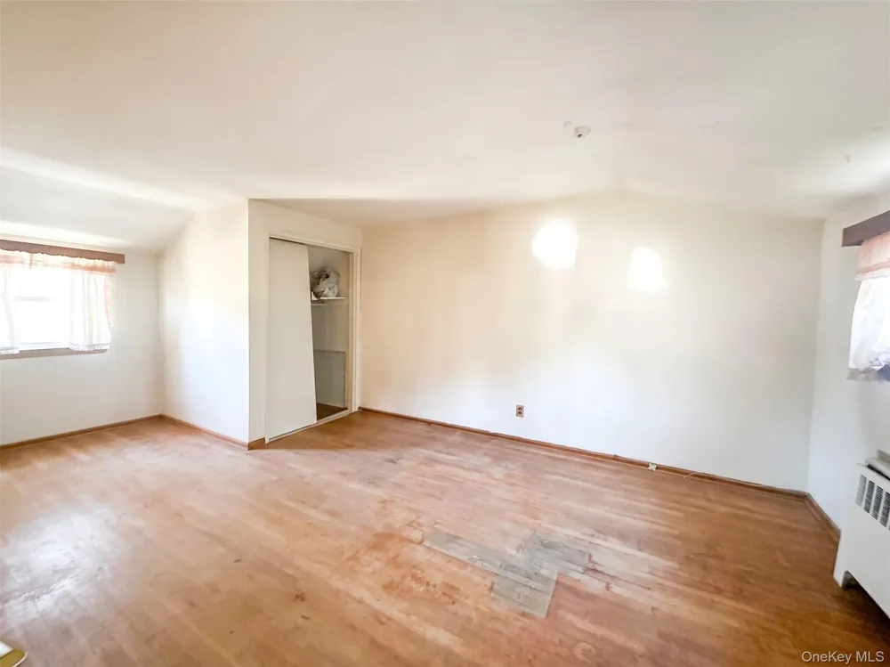 124 Westwood Road Massapequa Park, NY 11762