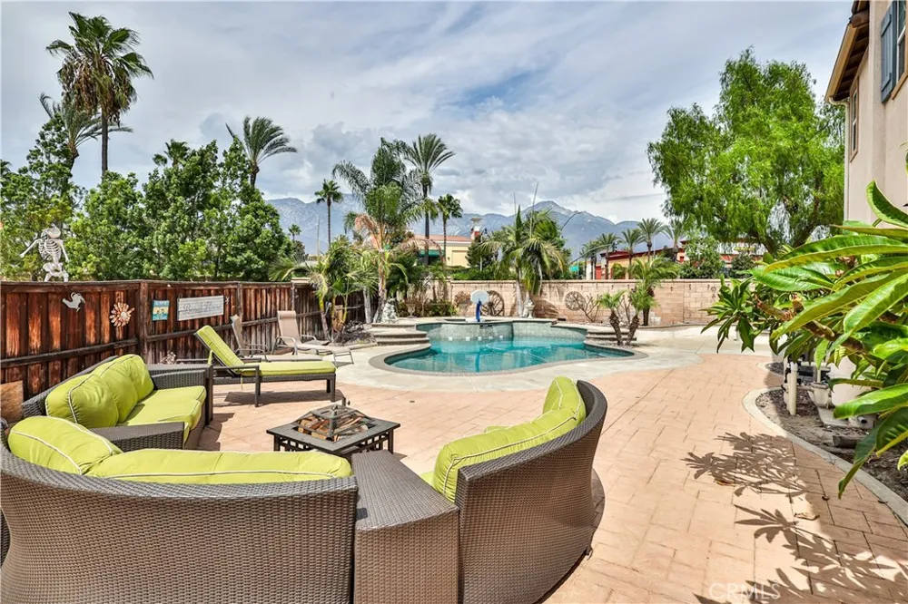 1886 Richards Upland, CA 91784