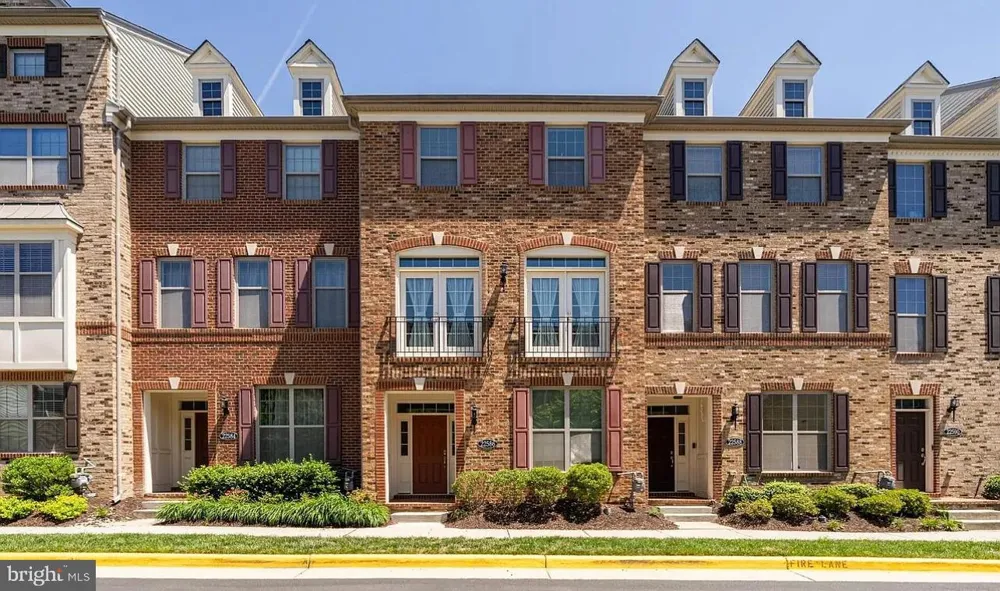 22586 CAMBRIDGEPORT SQUARE Ashburn, VA 20148