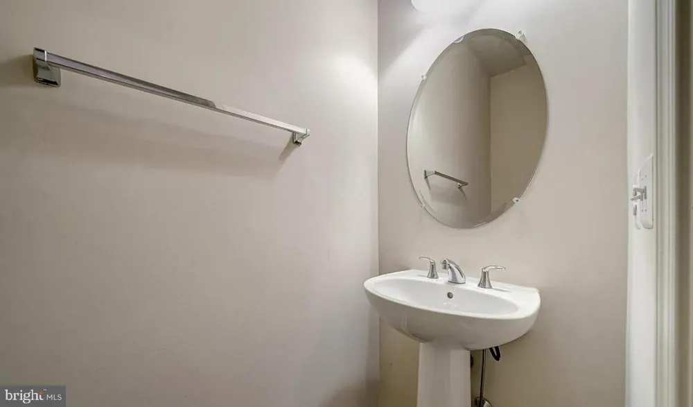 22586 CAMBRIDGEPORT SQUARE Ashburn, VA 20148