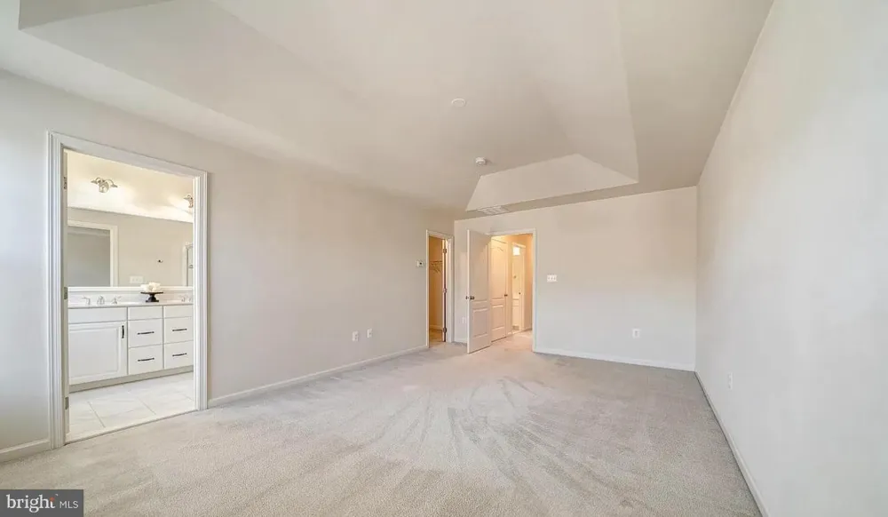 22586 CAMBRIDGEPORT SQUARE Ashburn, VA 20148
