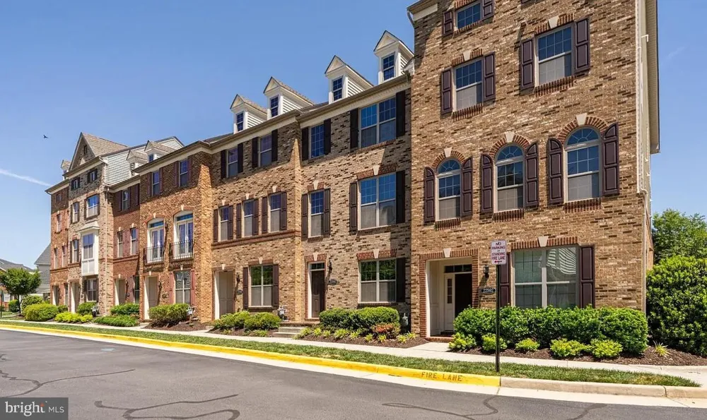 22586 CAMBRIDGEPORT SQUARE Ashburn, VA 20148