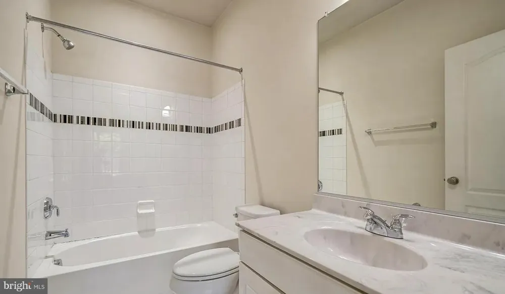 22586 CAMBRIDGEPORT SQUARE Ashburn, VA 20148