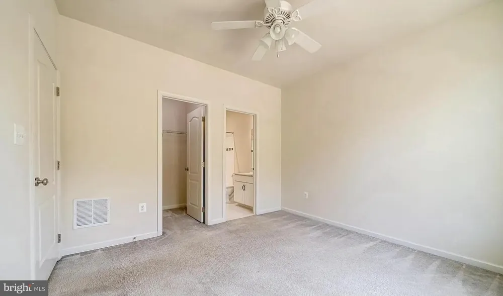 22586 CAMBRIDGEPORT SQUARE Ashburn, VA 20148