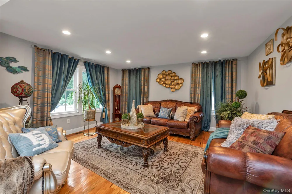 6 Belmont Court Amityville, NY 11701