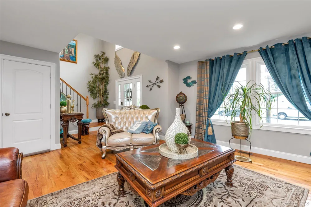 6 Belmont Court Amityville, NY 11701