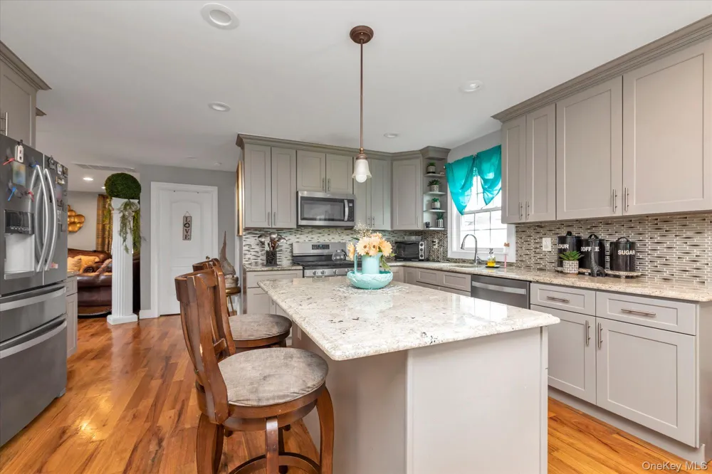 6 Belmont Court Amityville, NY 11701