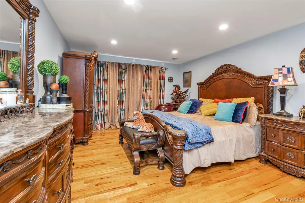6 Belmont Court Amityville, NY 11701