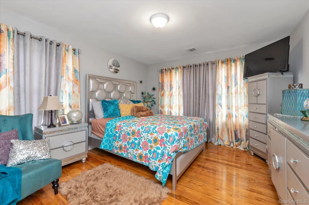 6 Belmont Court Amityville, NY 11701
