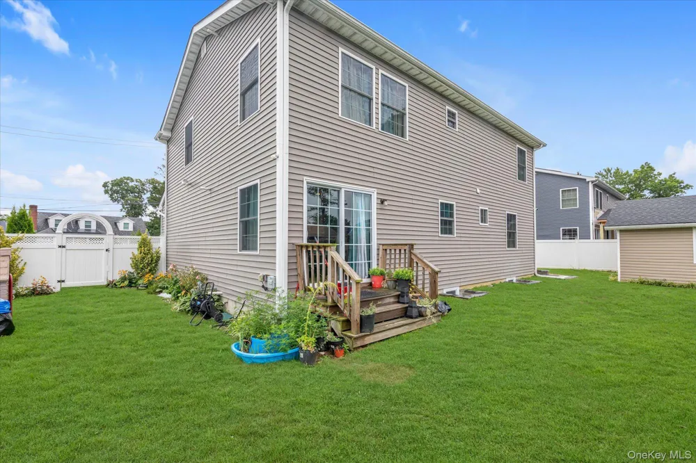 6 Belmont Court Amityville, NY 11701