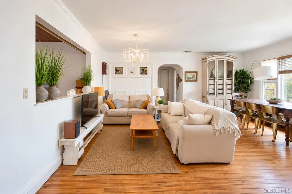 455 E Park Avenue Long Beach, NY 11561
