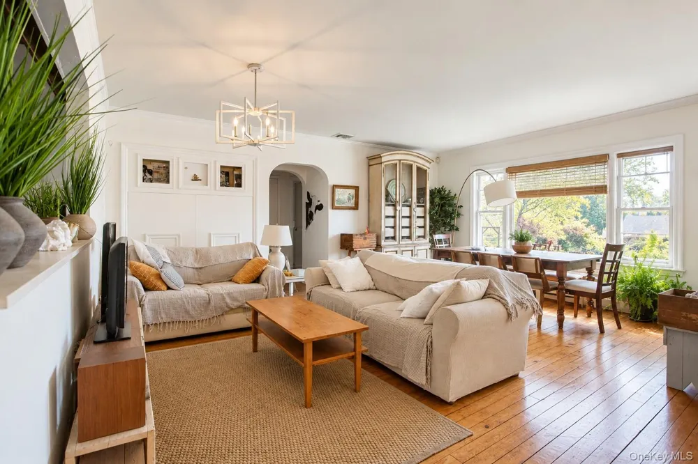 455 E Park Avenue Long Beach, NY 11561