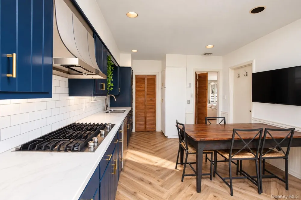 455 E Park Avenue Long Beach, NY 11561