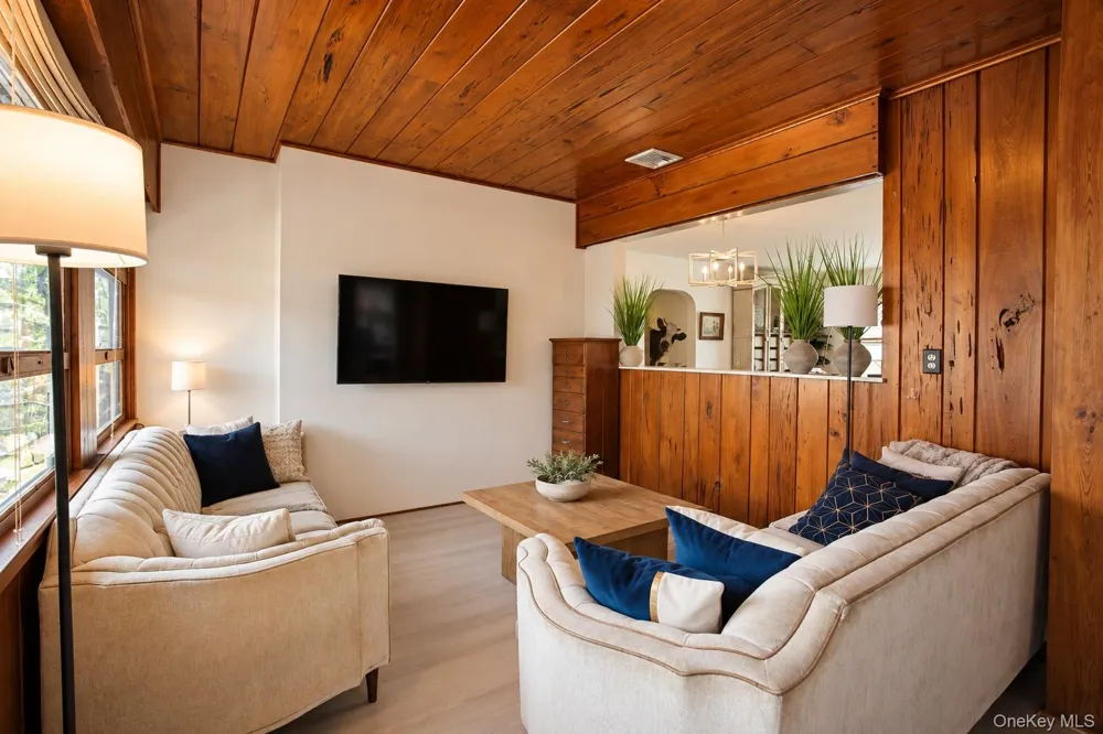 455 E Park Avenue Long Beach, NY 11561