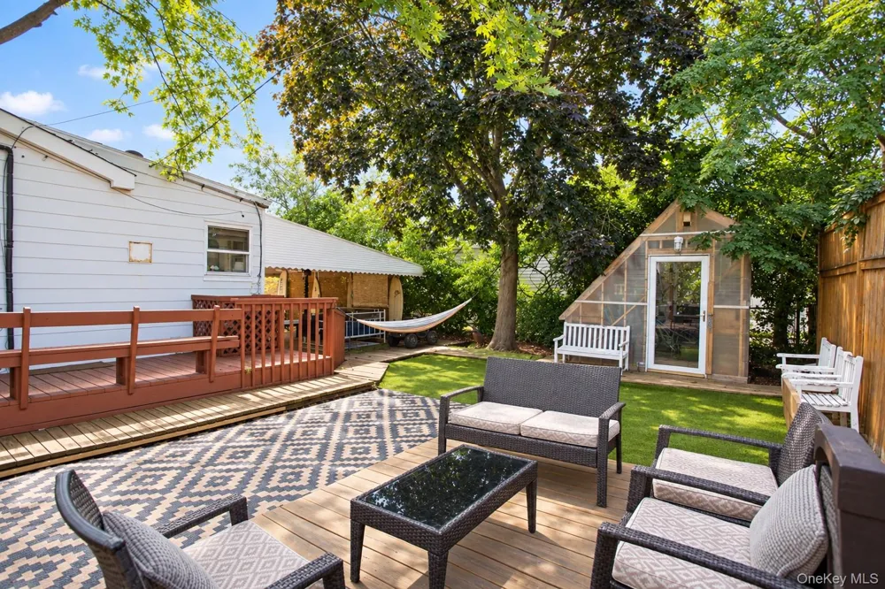 455 E Park Avenue Long Beach, NY 11561