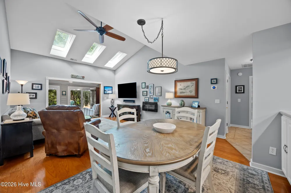 208 Inland Greens Circle Wilmington, NC 28405