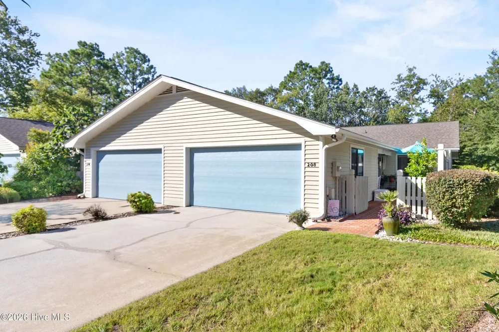 208 Inland Greens Circle Wilmington, NC 28405