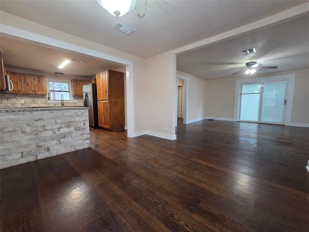 3400 W State Highway 71 La Grange, TX 78945