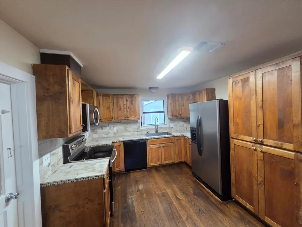 3400 W State Highway 71 La Grange, TX 78945