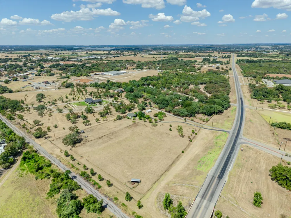 2301 Loop 567 Granbury, TX 76048