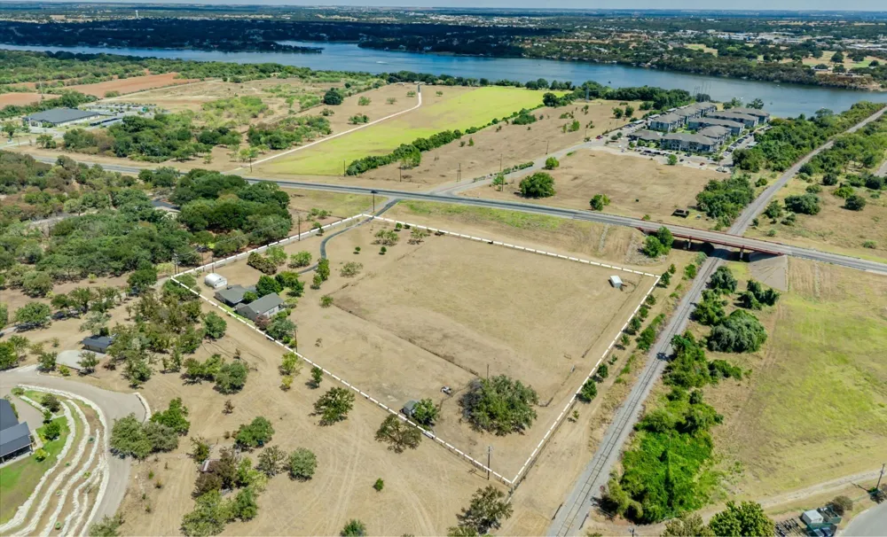2301 Loop 567 Granbury, TX 76048