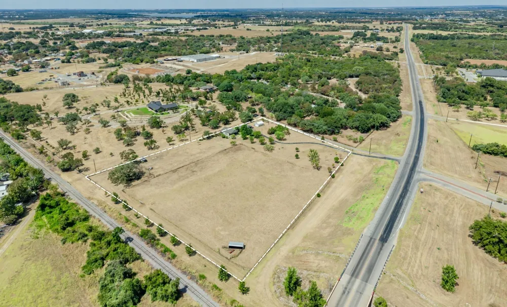 2301 Loop 567 Granbury, TX 76048
