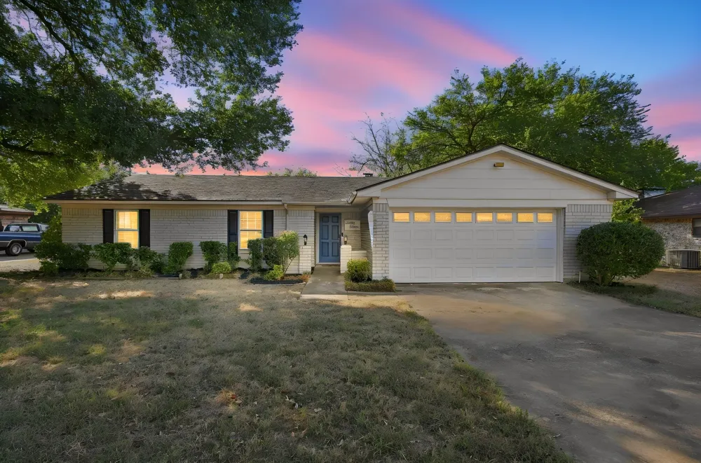 1215 Cindy Lane Cleburne, TX 76033