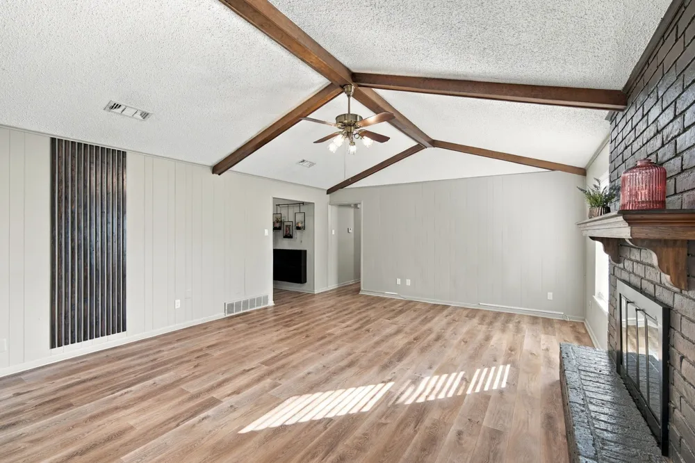 1215 Cindy Lane Cleburne, TX 76033