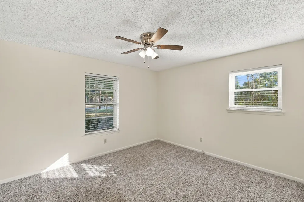 1215 Cindy Lane Cleburne, TX 76033