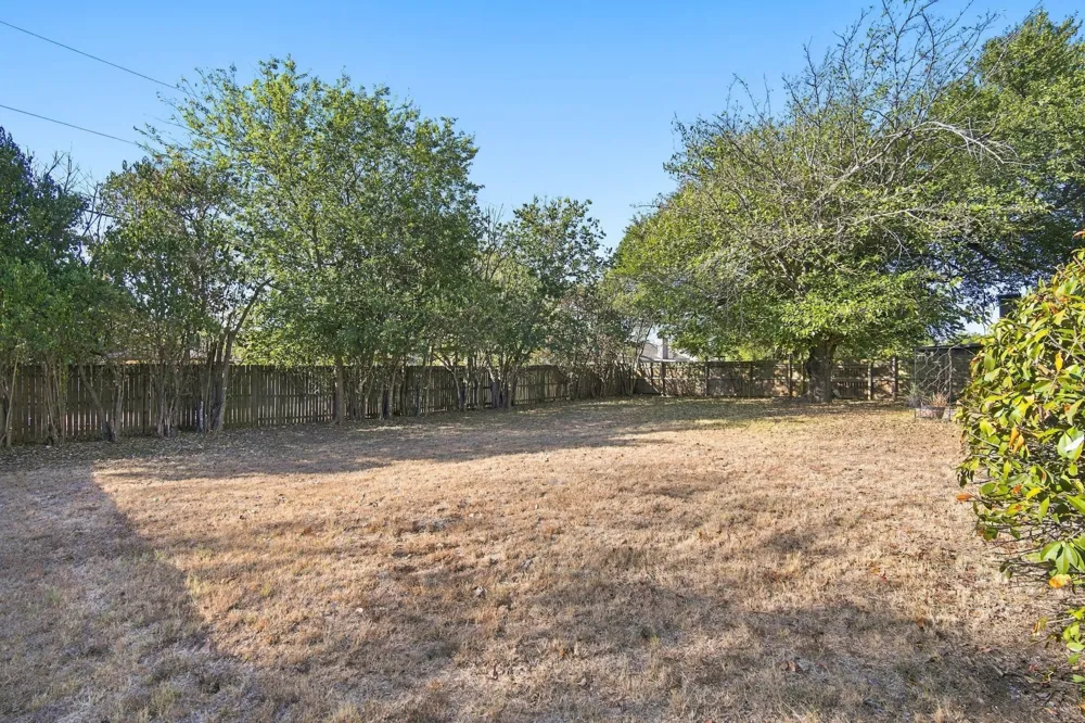 1215 Cindy Lane Cleburne, TX 76033
