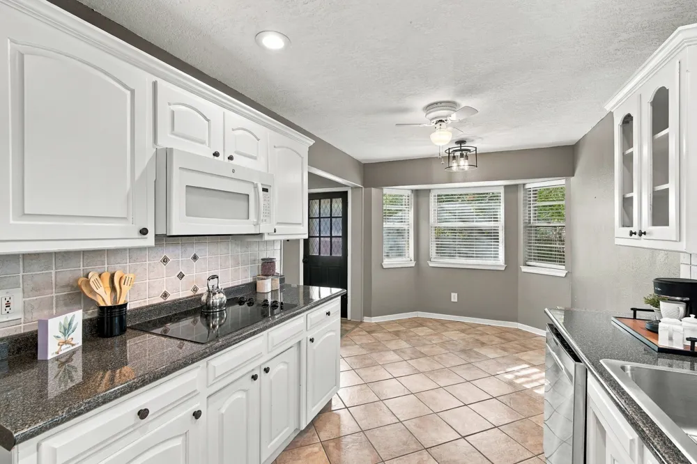 1215 Cindy Lane Cleburne, TX 76033