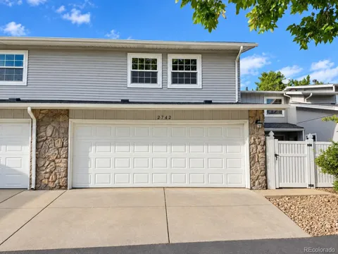 2742 S Xanadu Way